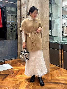 「アイテム（ポンチョ）」を使った、takaokaさん（レディース・158cm）の秋コーディネート