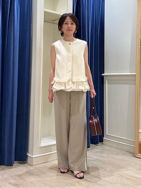 「NOLLEY’S Sophi（ノーリーズソフィ）のマトラッセ裾フリルジレ（ベスト、ホワイト系）」を使った、suzukumaさん（レディース・155cm）の夏コーディネート