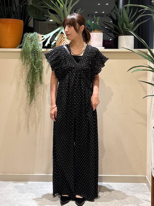 新品タグ付き✨ ローリーズファーム ヨウリュウシャーリングサロペット