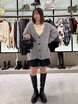 「LOWRYS FARM（ローリーズファーム）のシャギーロングＶカーディガン　595935（カーディガン/ボレロ）」を使った、　友合亜さん（レディース・156cm）の秋コーディネート