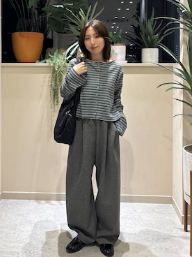 「LOWRYS FARM（ローリーズファーム）のカットイージーコクーンパンツ　292362（スウェットパンツ、グレー系）」を使った、　友合亜さん（レディース・156cm）の春コーディネート