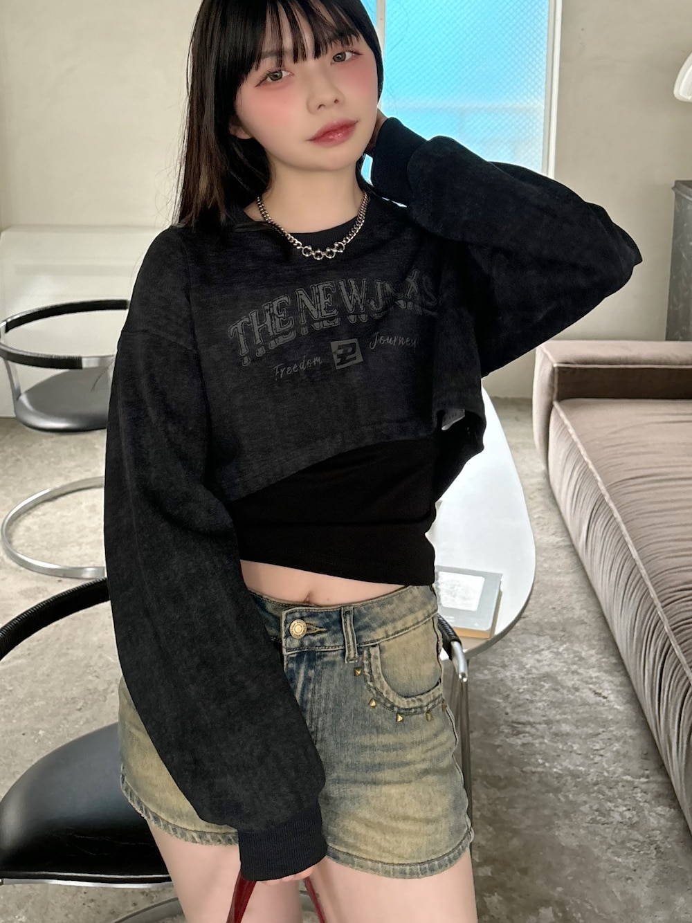 「VQのUSED manufacturing Layered cropped Long sleeve T-shirt / 【古着加工】 レイヤード クロップド ロンT / インナーのタンクトップもセットです。（Tシャツ/カットソー、グレー系）」を使った、additionstoreさん（レディース・157cm）の夏コーディネートの1枚目の写真