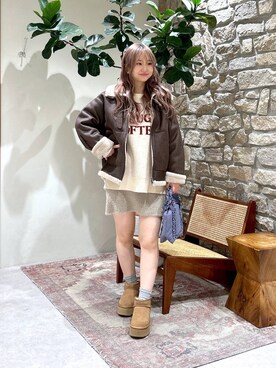 「BAYFLOW」｜「アイテム（ムートンコート）」を使った、ゆりさん（レディース・159cm）の秋コーディネート