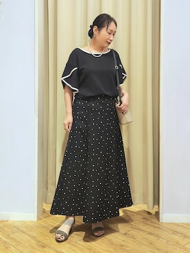 「SHOO・LA・RUE（シューラルー）の【ひんやり/洗濯機可/S-LL】配色パイピング フレアスリーブトップス（Tシャツ/カットソー、ブラック系）」を使った、world.kumaさんの夏コーディネート