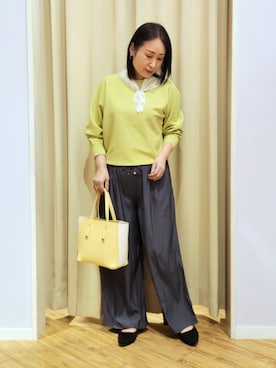 「SHOO・LA・RUE（シューラルー）の【軽量/2WAY】ハンドル金具 配色トートバッグ（トートバッグ、イエロー系）」を使った、world.kumaさん（レディース・154cm）の春コーディネート