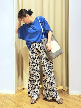 「SHOO・LA・RUE（シューラルー）の片手ではけるサンダル　シューダル26SS（サンダル、ブラウン系）」を使った、world.kumaさん（レディース・154cm）の夏コーディネート