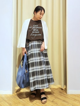 「SHOO・LA・RUE（シューラルー）の前後ポケットバルーントートバッグ（トートバッグ、ブルー系）」を使った、world.kumaさん（レディース・154cm）の春コーディネート
