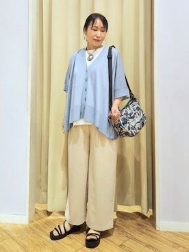 「SHOO・LA・RUE（シューラルー）の【UVカット/接触冷感】とろみタックノースリーブトップス（Tシャツ/カットソー、ホワイト系）」を使った、world.kumaさん（レディース・154cm）の春コーディネート