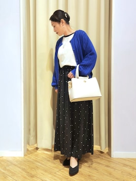 「SHOO・LA・RUE（シューラルー）の【セレモニー】フロント金具トートバッグ（トートバッグ、ホワイト系）」を使った、world.kumaさん（レディース・154cm）の冬コーディネート