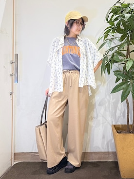 「SHOO・LA・RUE（シューラルー）のシャイニー素材キャップ（キャップ、ベージュ系）」を使った、misakiさん（レディース・157cm）の春コーディネート