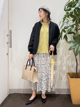 「アイテム（長傘、ベージュ系）」を使った、misakiさん（レディース・157cm）の春コーディネート