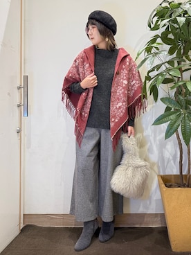 「アイテム（ポンチョ）」を使った、misakiさん（レディース・157cm）の冬コーディネート