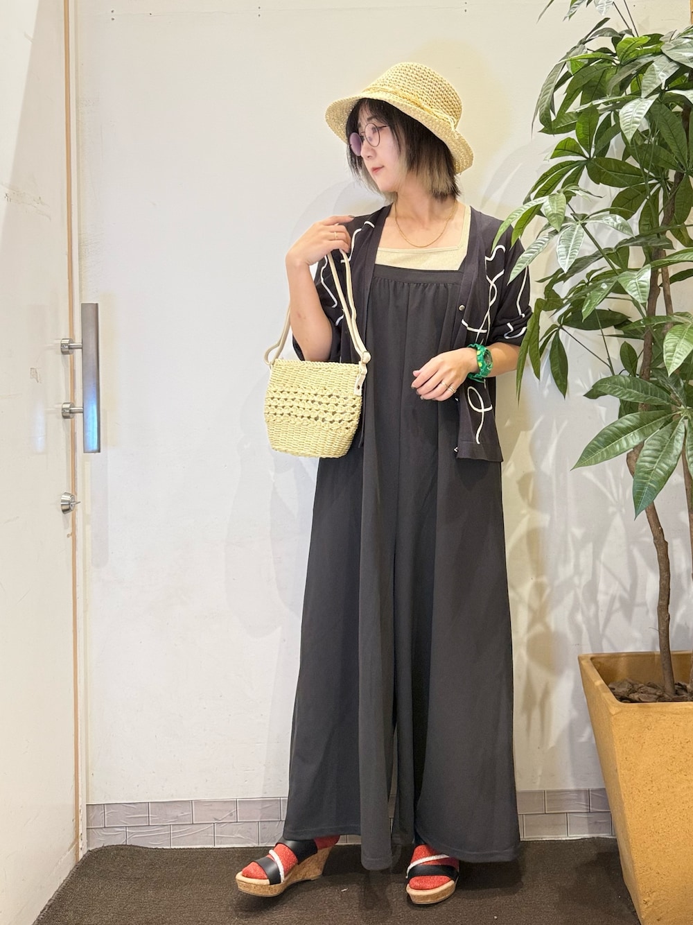 オールインワン・サロペット（グレー系）を使った「40代女性」の