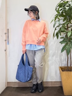 「アイテム（スウェット、オレンジ系）」を使った、misakiさん（レディース・157cm）の春コーディネート