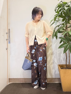 「SHOO・LA・RUE（シューラルー）の【S-LL/洗濯機可】さらっとタッチ ほんのりシアーカーディガン（カーディガン/ボレロ、ベージュ系）」を使った、misakiさん（レディース・157cm）の夏コーディネート