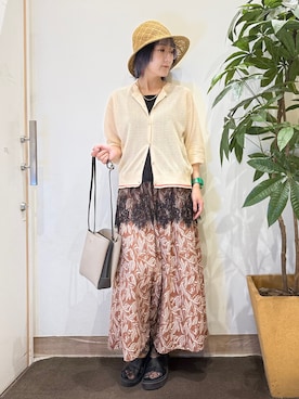 「SHOO・LA・RUE（シューラルー）の【S-LL/洗濯機可】さらっとタッチ ほんのりシアーカーディガン（カーディガン/ボレロ、ベージュ系）」を使った、misakiさん（レディース・157cm）の夏コーディネート