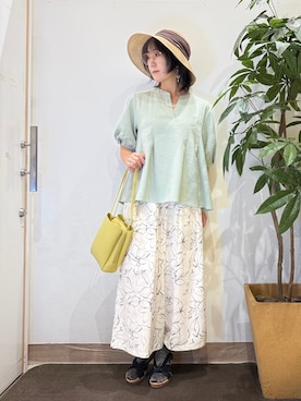 「SHOO・LA・RUE（シューラルー）の【S-LL/柄が選べる】大人上品な花柄でコーデが彩る アソートプリントスカーチョ（その他パンツ、ベージュ系）」を使った、misakiさん（レディース・157cm）の春コーディネート