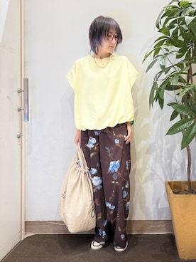 「SHOO・LA・RUE（シューラルー）の【洗濯機可/体型カバー】インせずこなれる ふんわり裾バルーントップス（Tシャツ/カットソー、イエロー系）」を使った、misakiさん（レディース・157cm）の夏コーディネート