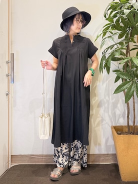 「SHOO・LA・RUE（シューラルー）のベルトで細かくサイズ調節できる 脚に快適フィットサンダル（サンダル、ブラウン系）」を使った、misakiさん（レディース・157cm）の夏コーディネート
