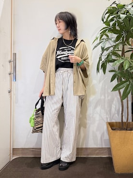 「SHOO・LA・RUE（シューラルー）のジュートランチトートバッグ（トートバッグ、ブラック系）」を使った、misakiさん（レディース・157cm）の春コーディネート