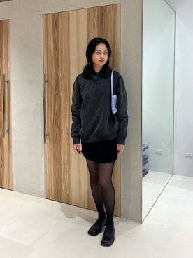 「ベロアスカート」｜「アイテム（スウェット）」を使った、Saraさん（レディース・166cm）の秋コーディネート