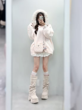 「one after another NICE CLAUP(ワンアフターアナザーナイスクラップ)の【Premium order】マシュマロフェイクファーパーカー(ニット/セーター、ピンク系)」を使った、うるしさん(レディース・159cm)の夏コーディネート