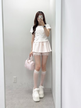 「one after another NICE CLAUP(ワンアフターアナザーナイスクラップ)のビジュー付きロゴ刺繍Tee(Tシャツ/カットソー、ホワイト系)」を使った、うるし🎀さん(レディース・159cm)の夏コーディネート