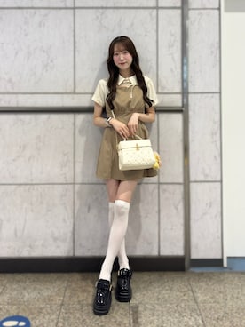 「one after another NICE CLAUP(ワンアフターアナザーナイスクラップ)のケリー型バニティーバッグ(ショルダーバッグ、ホワイト系)」を使った、うるし🎀さん(レディース・159cm)の夏コーディネート