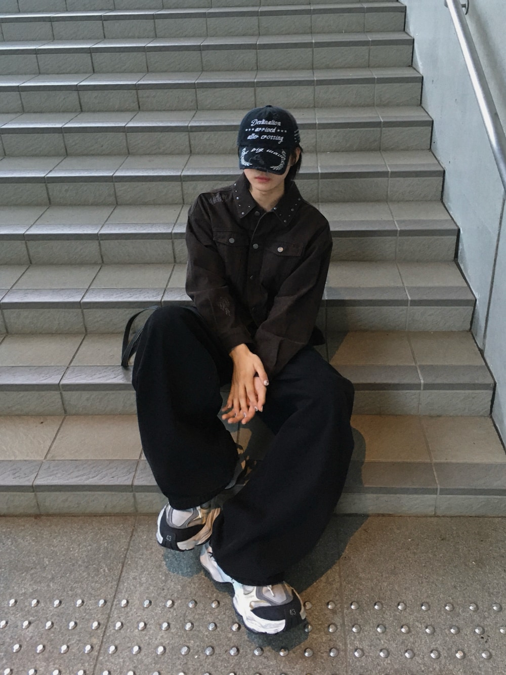 【完売サイズ】EPNK スタッズダメージデニムジャケット　ブラウン　Mサイズ 完売サイズ】EPNK スタッズダメージデニムジャケット ブラウン M