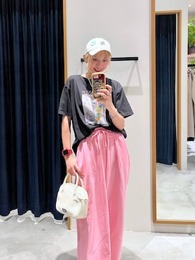 「BAYFLOW（ベイフロー）の[長財布も入る]ミニスクエアボストン（ハンドバッグ、ホワイト系）」を使った、TAMUさん（レディース・171cm）の春コーディネート