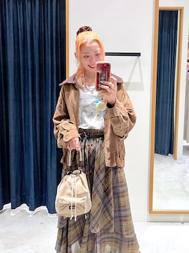 「BAYFLOW（ベイフロー）のスウェードワークブルゾン（ブルゾン、ベージュ系）」を使った、TAMUさん（レディース・171cm）の秋コーディネート