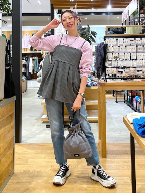 絣のパッチワーク大きながま口丸ショルダー(*´꒳`*)ショルダー紐とチャーム付き 絣のパッチワーク大きながま口丸ショルダー(*´꒳`*)ショルダー紐