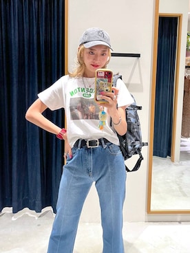 「BAYFLOW（ベイフロー）のセンタークリースデニムパンツ（デニムパンツ、ブルー系）」を使った、TAMUさん（レディース・171cm）の夏コーディネート