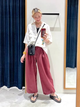 「BAYFLOW（ベイフロー）の[シルエットアレンジ可能♪]スウェットスラックス（スウェットパンツ、レッド系）」を使った、TAMUさん（レディース・171cm）の夏コーディネート