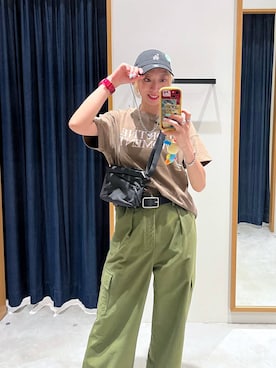 「BAYFLOW（ベイフロー）のスクエアバックルベルト（ベルト、ブラック系）」を使った、TAMUさん（レディース・171cm）の春コーディネート