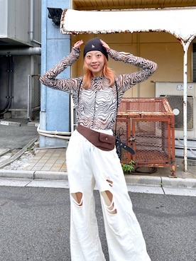 「BAYFLOW（ベイフロー）のフェイクスエードポーチベルト（ベルト、ブラウン系）」を使った、TAMUさん（レディース・171cm）の秋コーディネート