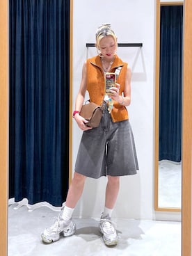 「BAYFLOW（ベイフロー）のデニムハーフパンツ（デニムパンツ、ブラック系）」を使った、TAMUさん（レディース・171cm）の春コーディネート