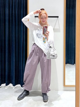 「BAYFLOW（ベイフロー）のパラシュートパンツ（その他パンツ、パープル系）」を使った、TAMUさん（レディース・171cm）の秋コーディネート
