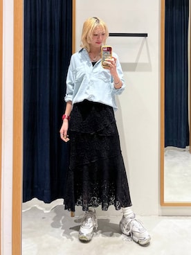 「BAYFLOW（ベイフロー）の[簡単ブラウジング仕様]2WAYデニムシャツ（シャツ/ブラウス、ブルー系）」を使った、TAMUさん（レディース・171cm）の春コーディネート