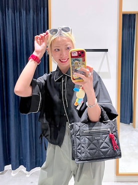 「BAYFLOW（ベイフロー）の[500mlペットボトルが入る]キルトパッファースクエアショルダー（ショルダーバッグ、ブラック系）」を使った、TAMUさん（レディース・171cm）の春コーディネート