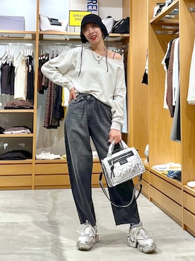 「BAYFLOW（ベイフロー）のアイテム（ショルダーバッグ）」を使った、TAMUさん（レディース・171cm）の秋コーディネート