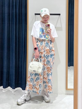 「BAYFLOW（ベイフロー）の[長財布も入る]ミニスクエアボストン（ハンドバッグ、ホワイト系）」を使った、TAMUさん（レディース・171cm）の春コーディネート