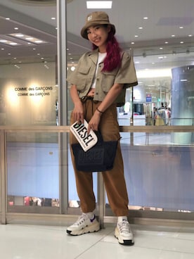 「ディーゼル」｜「アイテム（財布/小物）」を使った、Yさん（レディース・164cm）の夏コーディネート