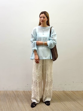 「BEAUTY&YOUTH UNITED ARROWS(ビューティーアンドユースユナイテッドアローズ)の麻ブレンド ルーズ ボートネック ニットプルオーバー ウォッシャブル(ニット/セーター、ブルー系)」を使った、Shizuka Nakajimaさん(レディース・154cm)の春コーディネート