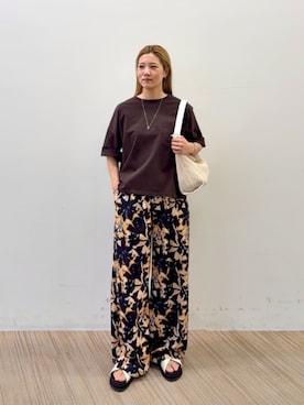 「BEAUTY&YOUTH UNITED ARROWS(ビューティーアンドユースユナイテッドアローズ)のドルマンスリーブ ポケット Tシャツ 接触冷感(Tシャツ/カットソー、ブラウン系)」を使った、Shizuka Nakajimaさん(レディース・154cm)の春コーディネート