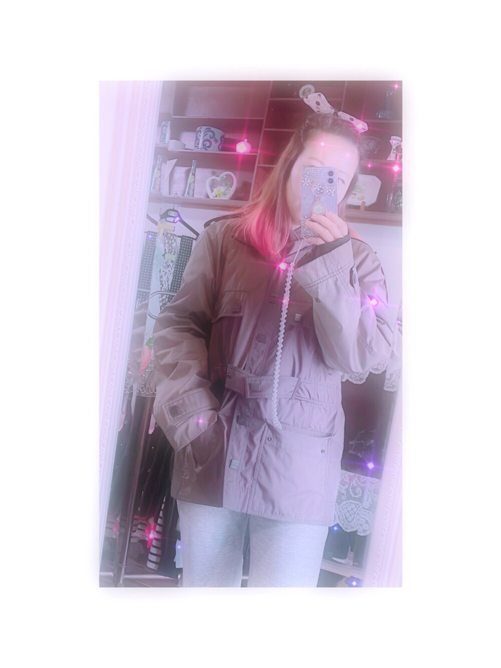 「シャネル、パンツスタイル、今日のコーデ、オトナ女子」｜「CHANELのアイテム（ジャケット/アウター、グレー系）」を使った、やま あやさん（レディース・154cm）の冬コーディネートの1枚目の写真