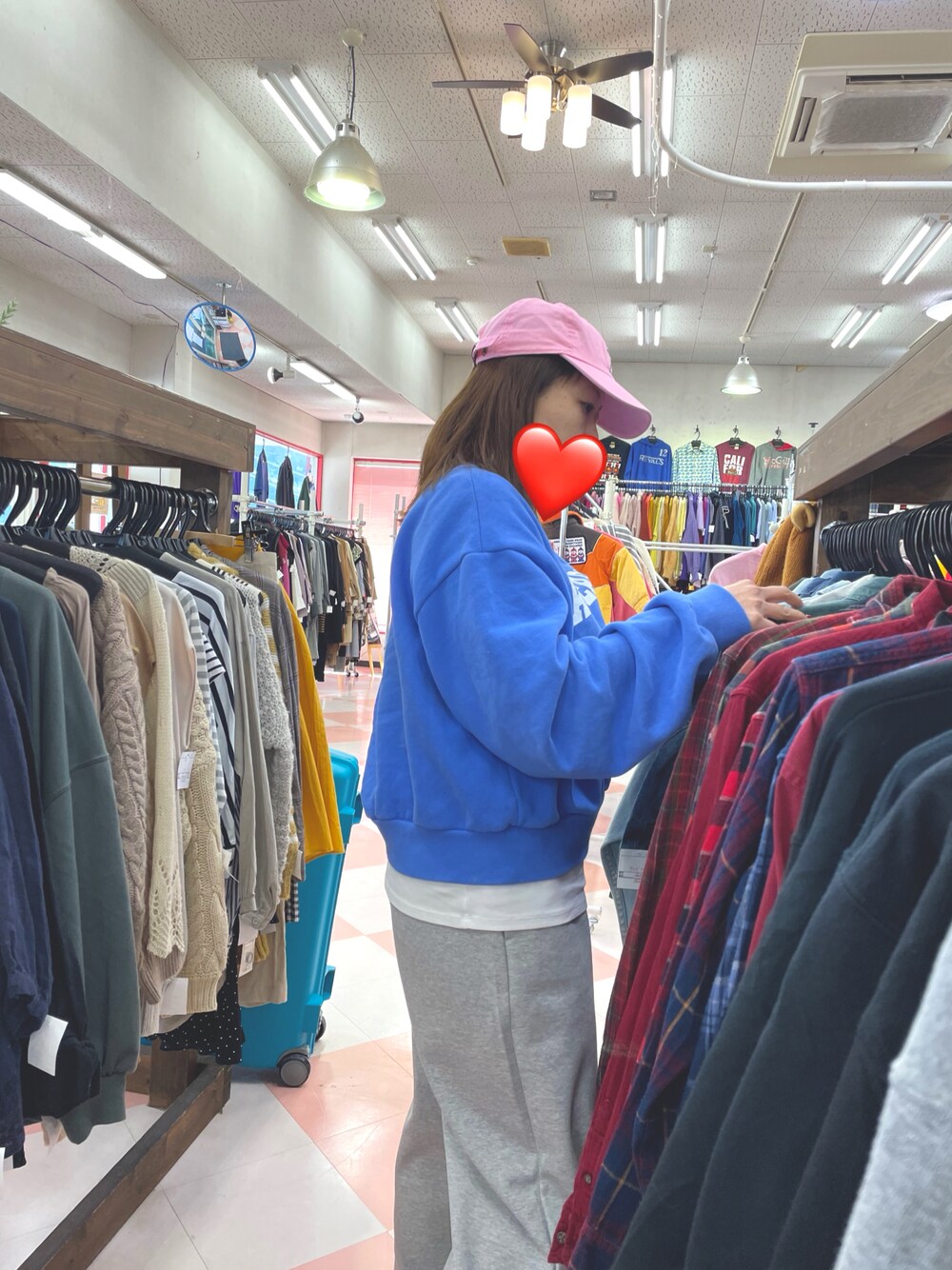 「大人かわいい、ファッションを楽しもう、大人女子、ゆったりコーデ」｜「via jのアイテム（トップス、ブルー系）」を使った、やま あやさん（レディース・154cm）の冬コーディネートの1枚目の写真
