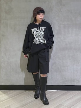 「PAGEBOY（ページボーイ）のレースカレッジスウェット/トレーナー【SHORT/LONG2サイズ展開】（スウェット、グレー系）」を使った、ぺーさん（レディース）の秋コーディネート