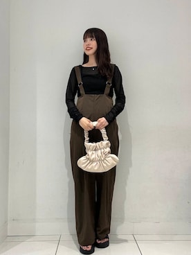 「アイテム（サロペット/オーバーオール、ブラウン系）」を使った、ななみさん（レディース・169cm）の夏コーディネート