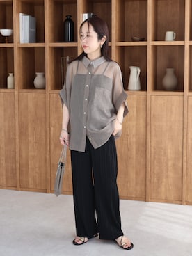 「reca（レカ）の迷わず着れる！大人のセミワイドプリーツパンツ（その他パンツ、ブラック系）」を使った、konさん（レディース・154cm）の夏コーディネート